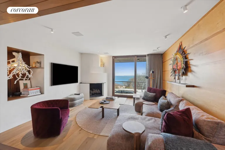 The Hamptons Real Estate | View 54 Broadview Road | room 9 | View 10