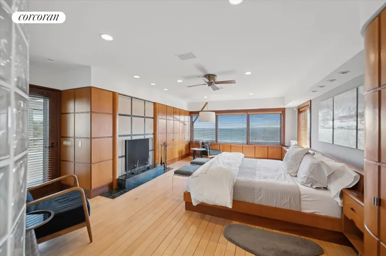 The Hamptons Real Estate | View 54 Broadview Road | room 11 | View 12