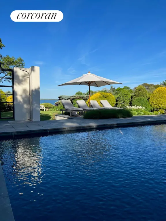 The Hamptons Real Estate | View 54 Broadview Road | room 19 | View 20