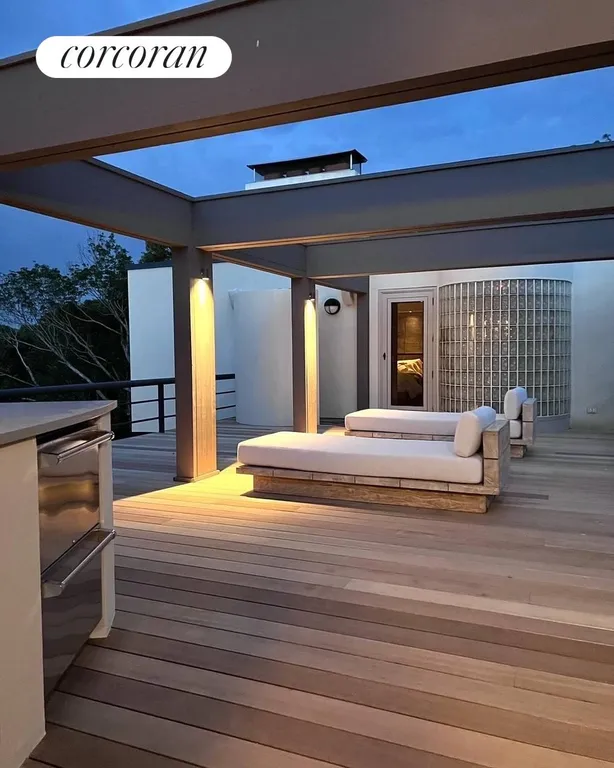 The Hamptons Real Estate | View 54 Broadview Road | room 22 | View 23