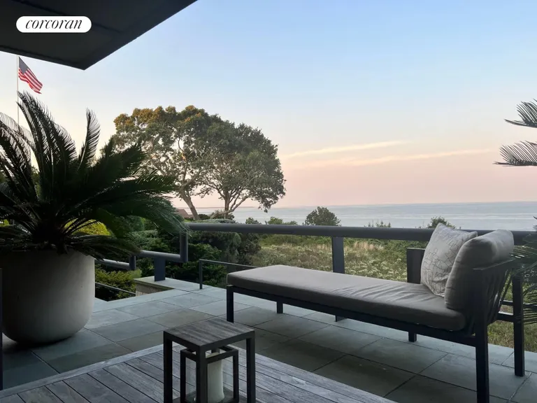 The Hamptons Real Estate | View 54 Broadview Road | room 24 | View 25