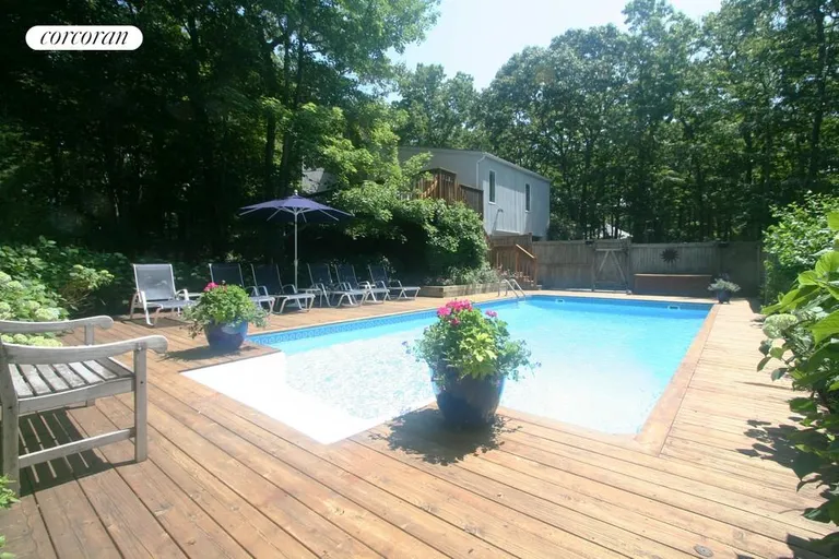 New York City Real Estate | View 118 Sycamore Drive | Pool | View 18