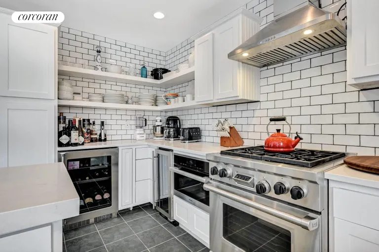 New York City Real Estate | View 25 Meadowgrass Lane | Kitchen | View 5
