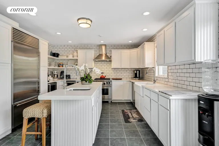 New York City Real Estate | View 25 Meadowgrass Lane | Kitchen | View 6