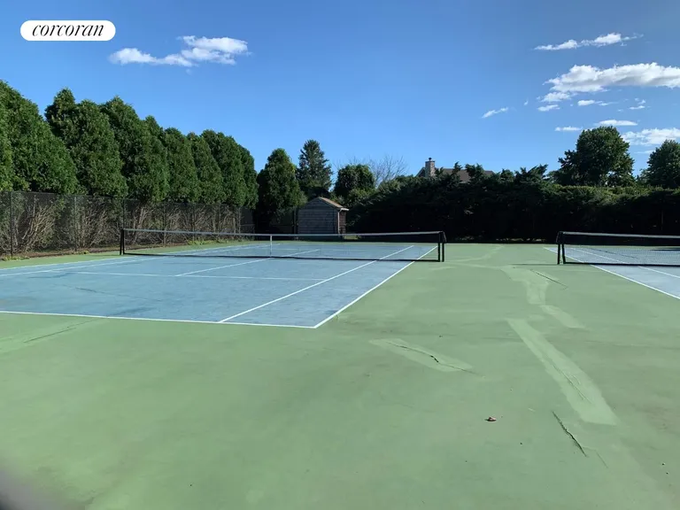 New York City Real Estate | View 25 Meadowgrass Lane | 2 community Tennis Court | View 24
