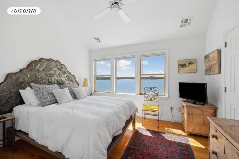 New York City Real Estate | View 102 Mill Pond Lane | room 6 | View 7