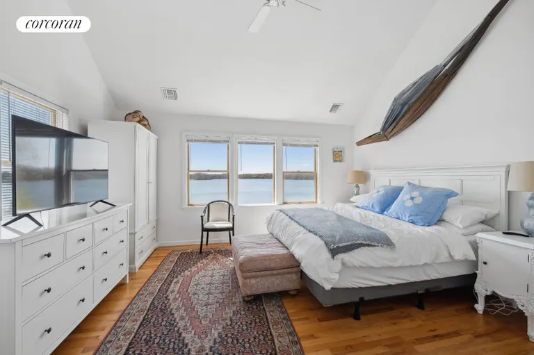 New York City Real Estate | View 102 Mill Pond Lane | room 8 | View 9