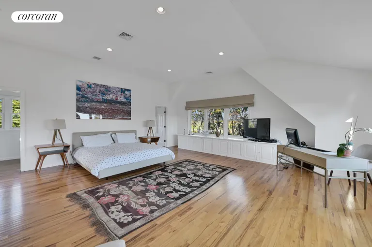 New York City Real Estate | View 869 Head of Pond Road | room 22 | View 23