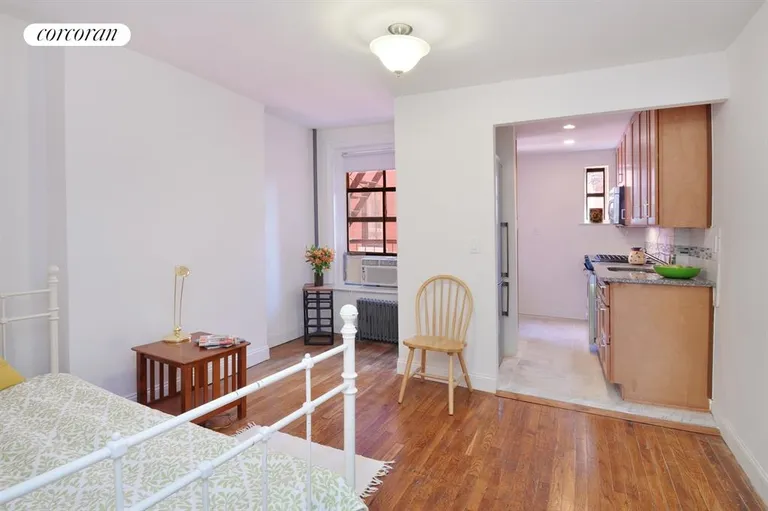 New York City Real Estate | View 439 Hicks Street, 4C | Living Room / Dining Room | View 3
