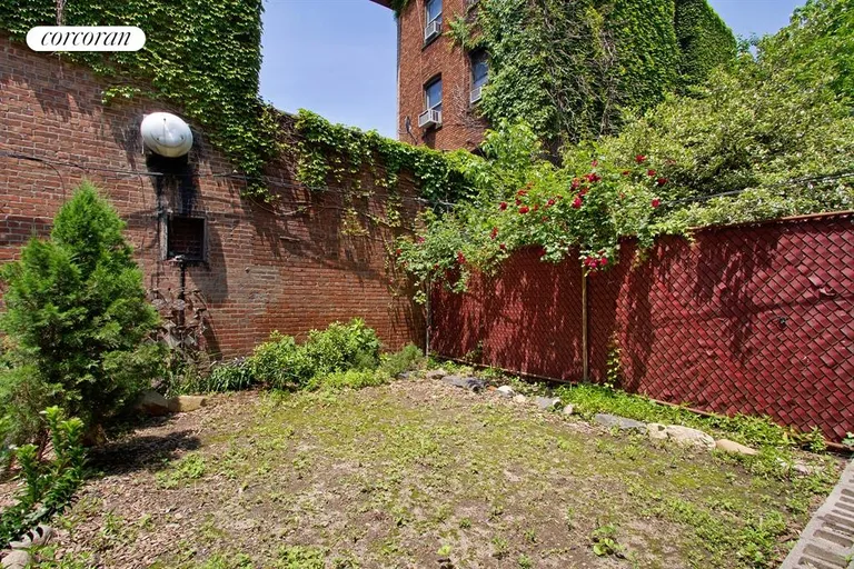 New York City Real Estate | View 14 Revere Place, 1 | Back Yard | View 5