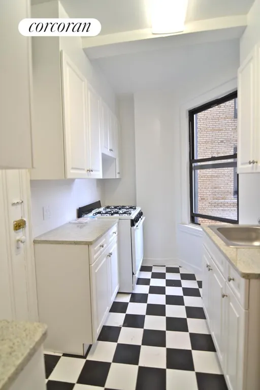 New York City Real Estate | View 201 West 77th Street, 5A | room 3 | View 4