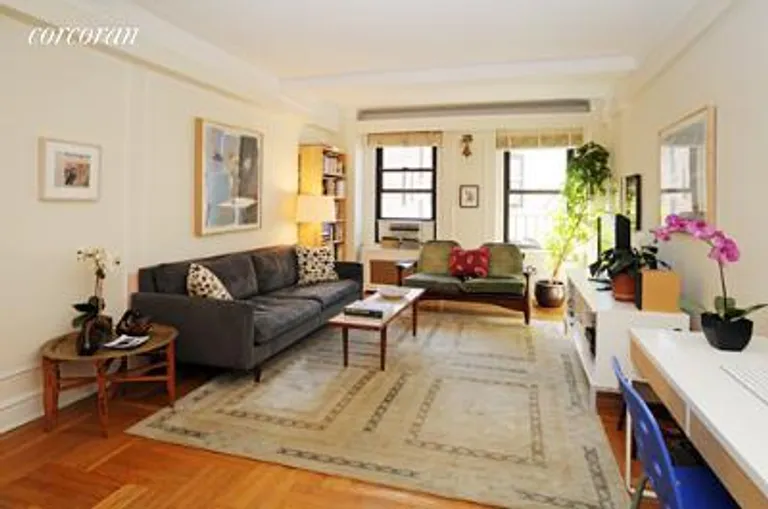 New York City Real Estate | View 60 East 96th Street, 8E | 2 Beds, 1 Bath | View 1