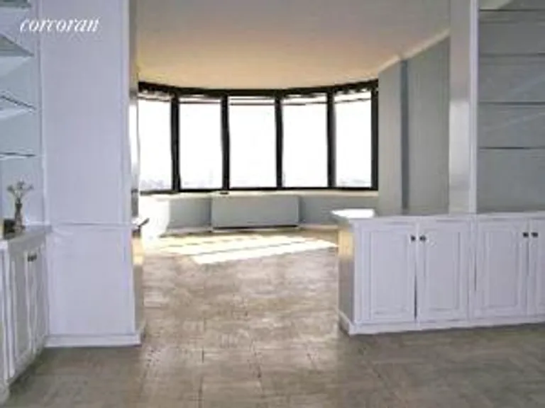New York City Real Estate | View 330 East 38th Street, 49P | room 1 | View 2