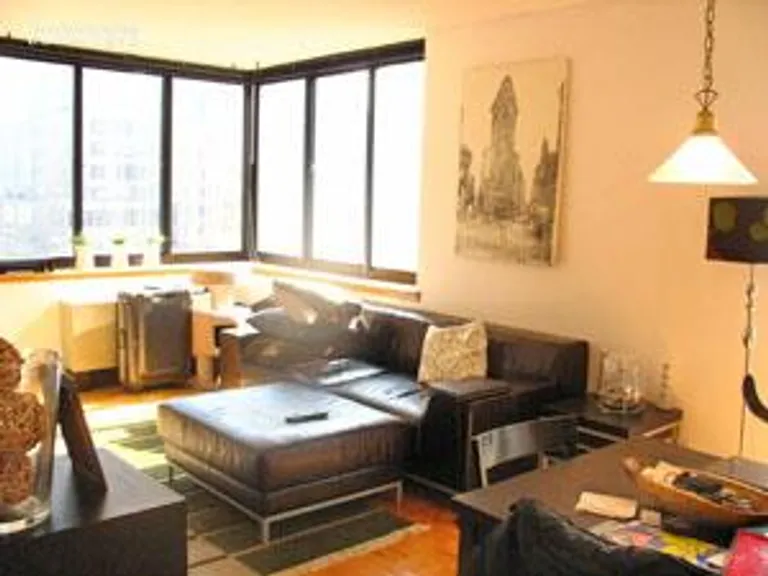 New York City Real Estate | View 250 East 40th Street, 20E | room 1 | View 2