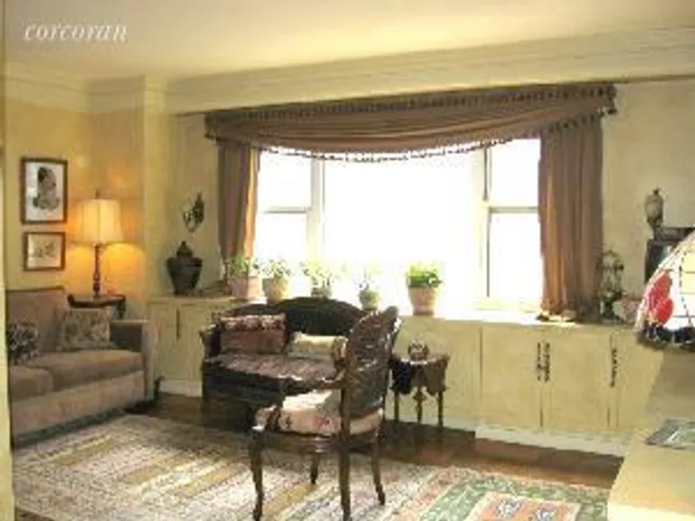 New York City Real Estate | View 220 East 60th Street, 10F | 1 Bath | View 1