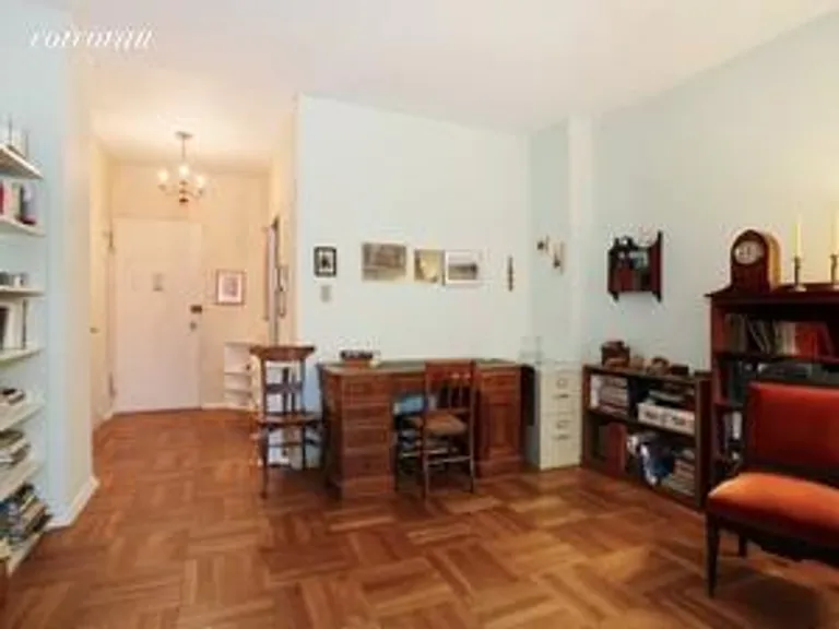 New York City Real Estate | View 30 West 60th Street, 14B | entry and dining area | View 3