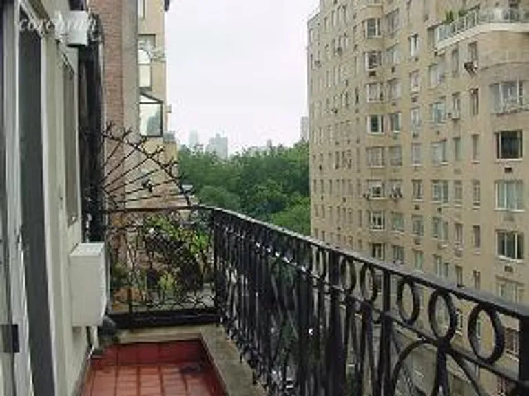 New York City Real Estate | View 12 East 68th Street, PH | room 1 | View 2