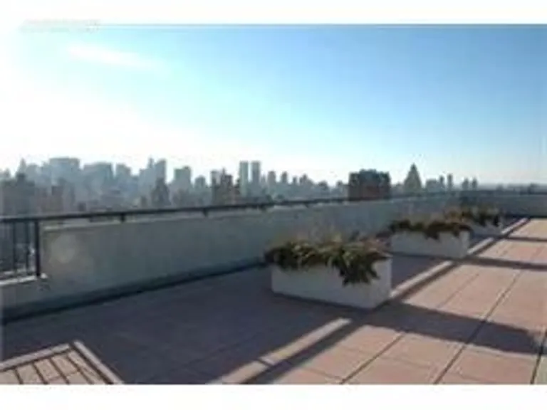 New York City Real Estate | View 301 East 79th Street, 18N | Roofdeck | View 4