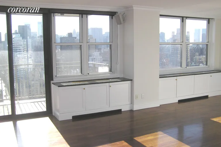 New York City Real Estate | View 301 East 79th Street, 32A | 2 Beds, 2 Baths | View 1