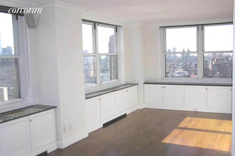 New York City Real Estate | View 301 East 79th Street, 32A | room 1 | View 2