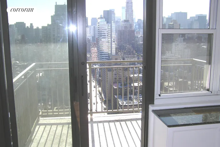 New York City Real Estate | View 301 East 79th Street, 32A | room 5 | View 6