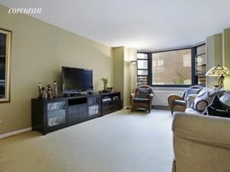 New York City Real Estate | View 200 East 90th Street, 4F | 2 Beds, 2 Baths | View 1