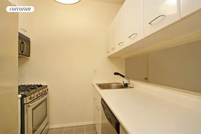 New York City Real Estate | View 62 West 62Nd Street, 7E | Kitchen. | View 4