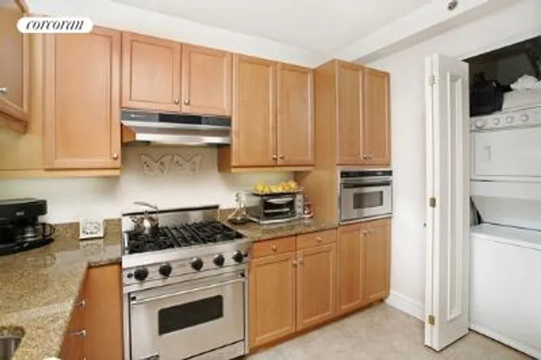 New York City Real Estate | View 10 West Street, 25D | room 2 | View 3