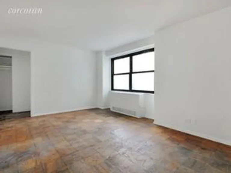New York City Real Estate | View 115 East 9th Street, 11N | room 1 | View 2