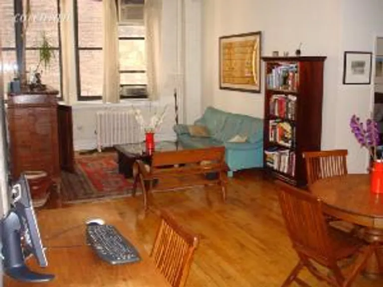 New York City Real Estate | View 7 East 20th Street, 5R | 2 Beds, 2 Baths | View 1