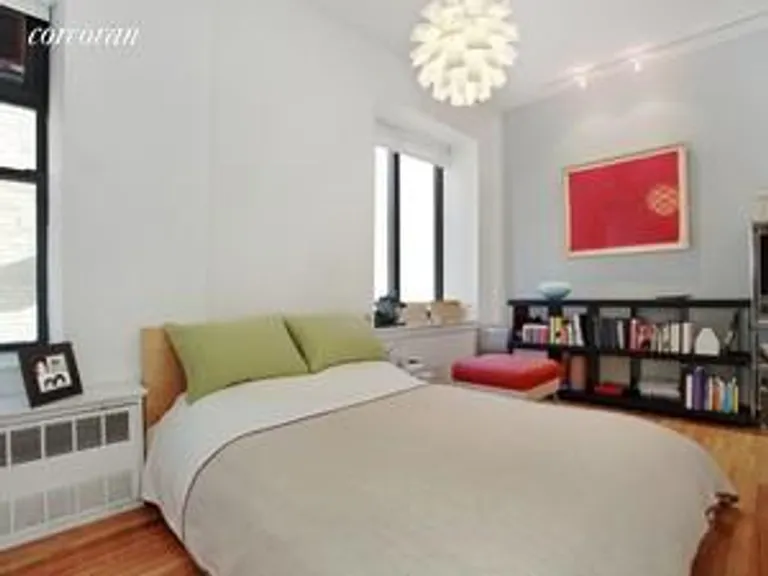 New York City Real Estate | View 23 East 10th Street, 703 | room 1 | View 2