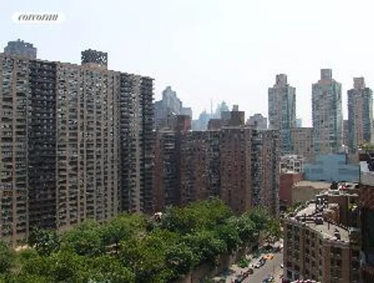 New York City Real Estate | View 200 Riverside Boulevard, 16I | room 5 | View 6