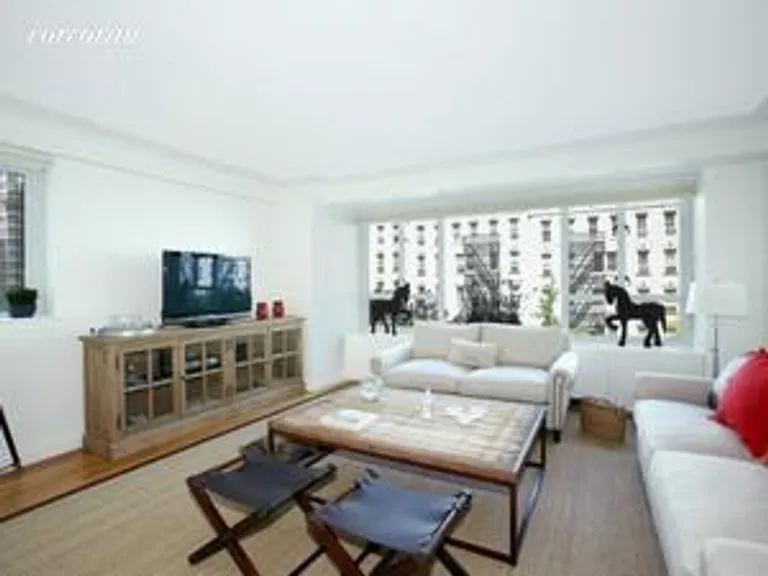 New York City Real Estate | View 200 East 66th Street, C501 | 2 Beds, 2 Baths | View 1