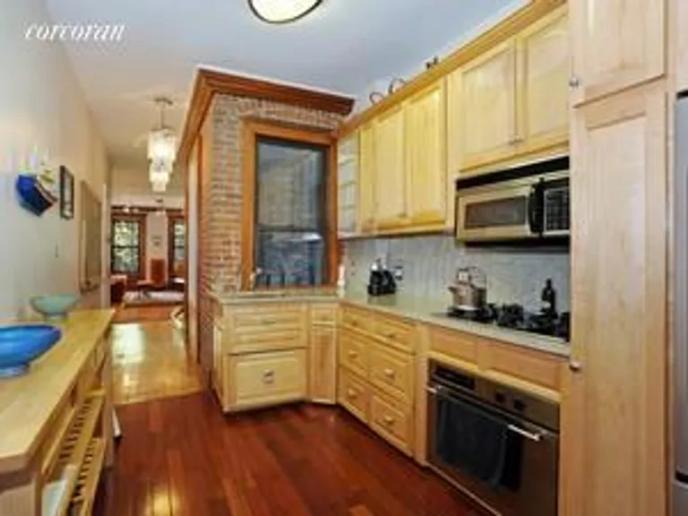 New York City Real Estate | View 213 West 80th Street, 2W | room 2 | View 3