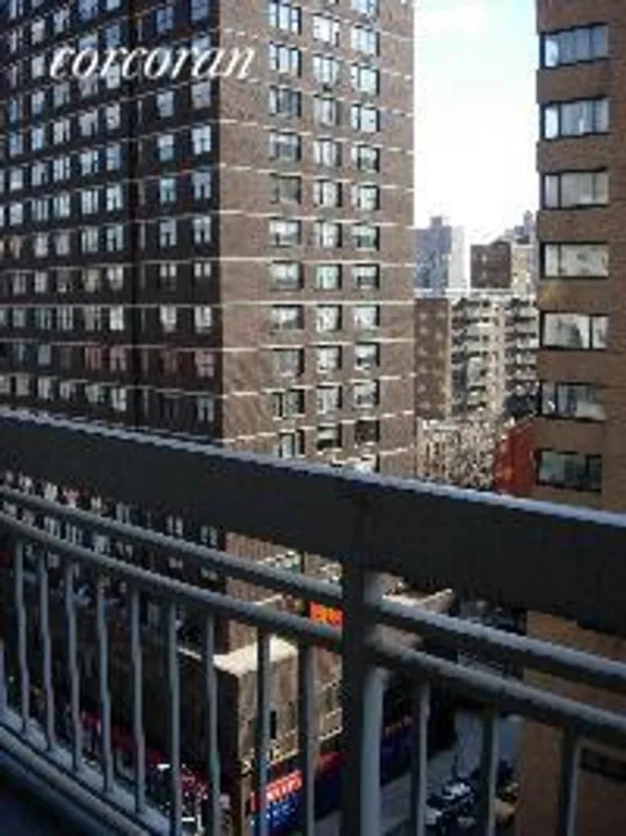 New York City Real Estate | View 170 East 87th Street, E12C | room 2 | View 3