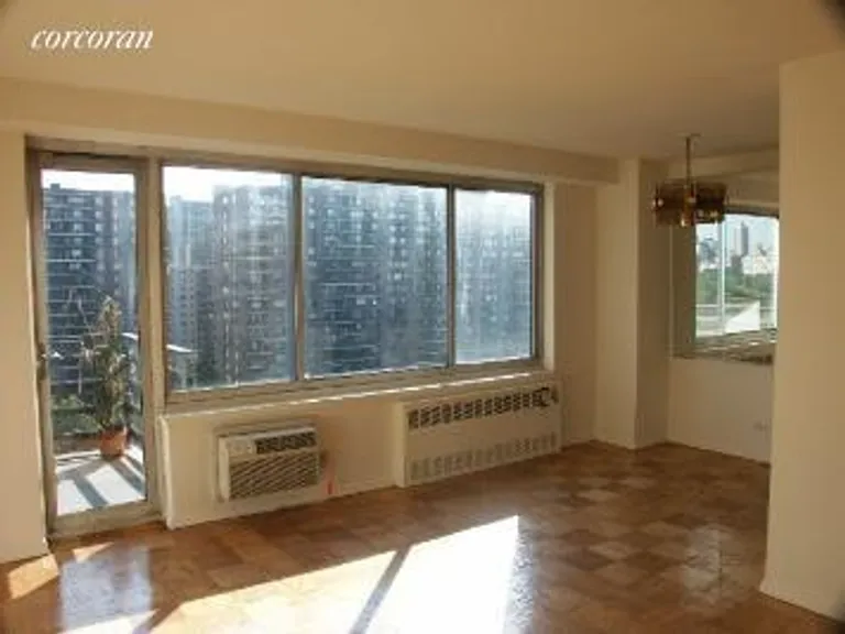 New York City Real Estate | View 400 Central Park West, 15K | Dining Area | View 2