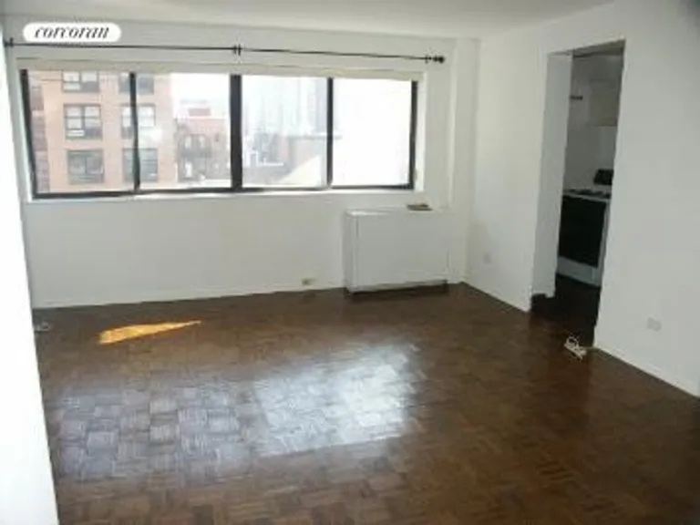 New York City Real Estate | View 225 East 86th Street, 805 | Living Room | View 4