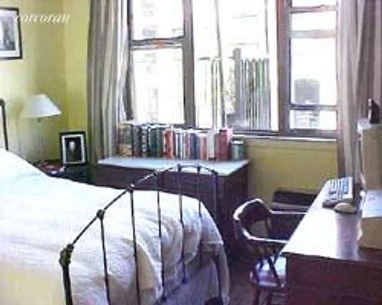 New York City Real Estate | View 252 West 20th Street, 2B | room 2 | View 3