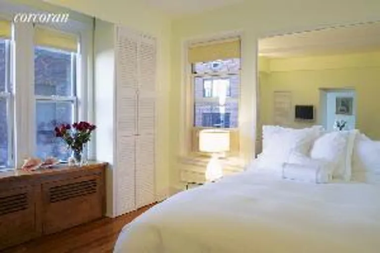 New York City Real Estate | View 157 East 72nd Street, 4D | room 1 | View 2