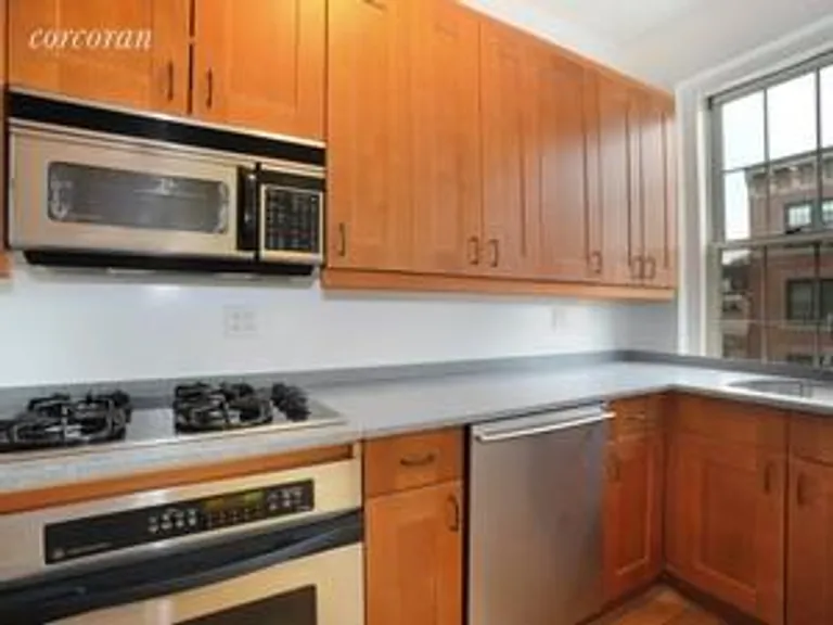 New York City Real Estate | View 139 West 82nd Street, 8D | room 2 | View 3
