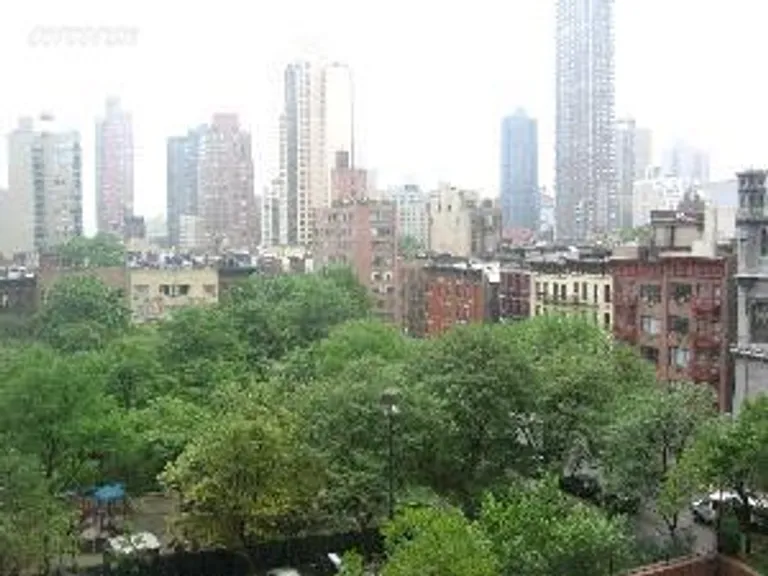 New York City Real Estate | View 1619 Third Avenue, 5H | room 1 | View 2