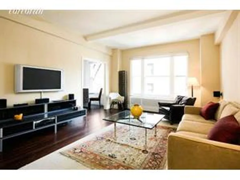 New York City Real Estate | View 77 Park Avenue, 8G | 1 Bed, 1 Bath | View 1