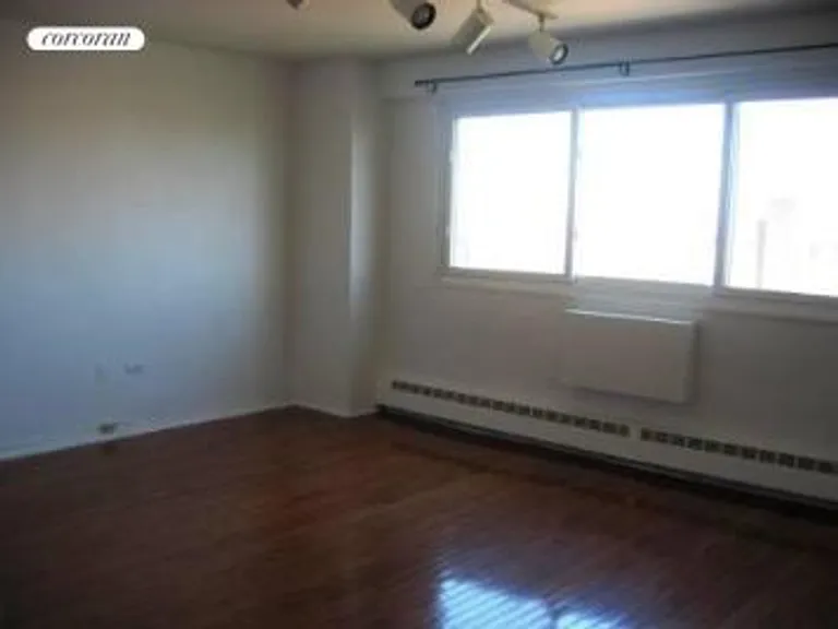 New York City Real Estate | View 191 Willoughby Street, 16E | room 1 | View 2