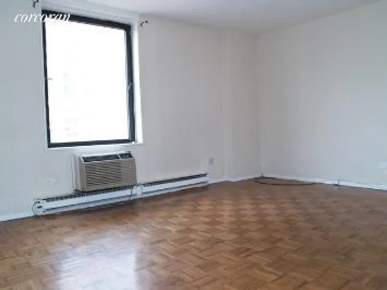 New York City Real Estate | View 1601 Third Avenue, 25G | room 1 | View 2