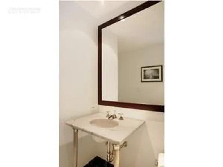 New York City Real Estate | View 181 East 90th Street, 22B | room 6 | View 7