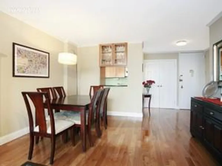 New York City Real Estate | View 200 East 90th Street, 25F | room 1 | View 2