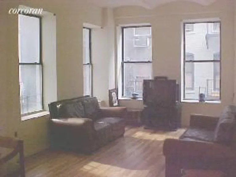 New York City Real Estate | View 9 Barrow Street, 3A | room 1 | View 2