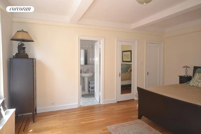 New York City Real Estate | View 201 West 77th Street, 6E | room 3 | View 4