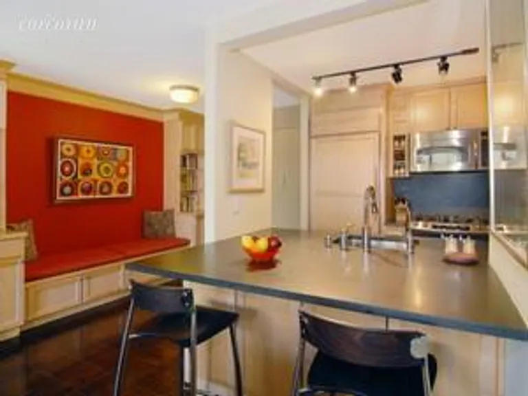 New York City Real Estate | View 301 East 79th Street, 5E | room 3 | View 4