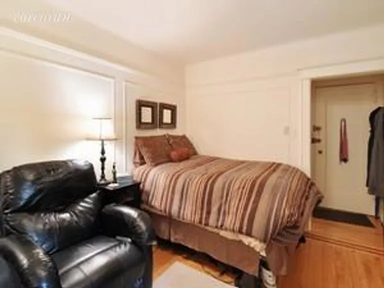 New York City Real Estate | View 49 Willow Place, 1B | room 1 | View 2